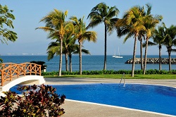 Oceanside pool at B Nayar Sayulita Beach Clubs