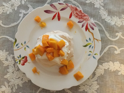 fresh mango pavlova