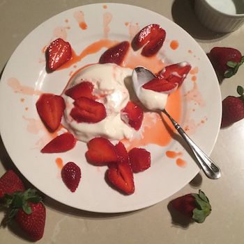 Live, Love, & Eat in Sayulita: Strawberry Buttermilk Creams